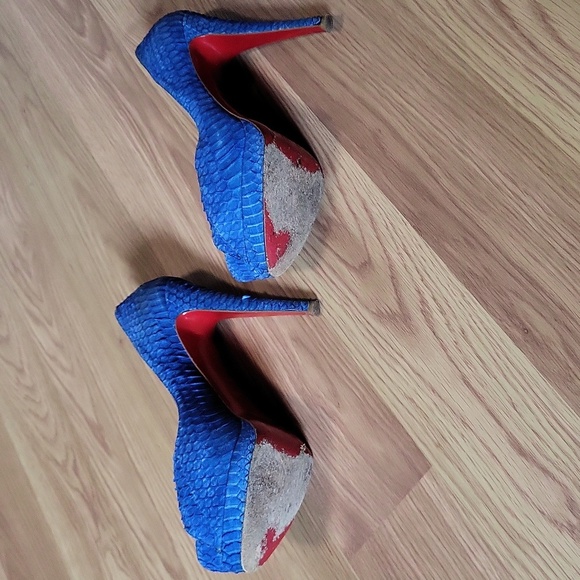 Christian Louboutin Blue Watersnake Peep Toe Size 37 Pumps - Picture 6 of 7